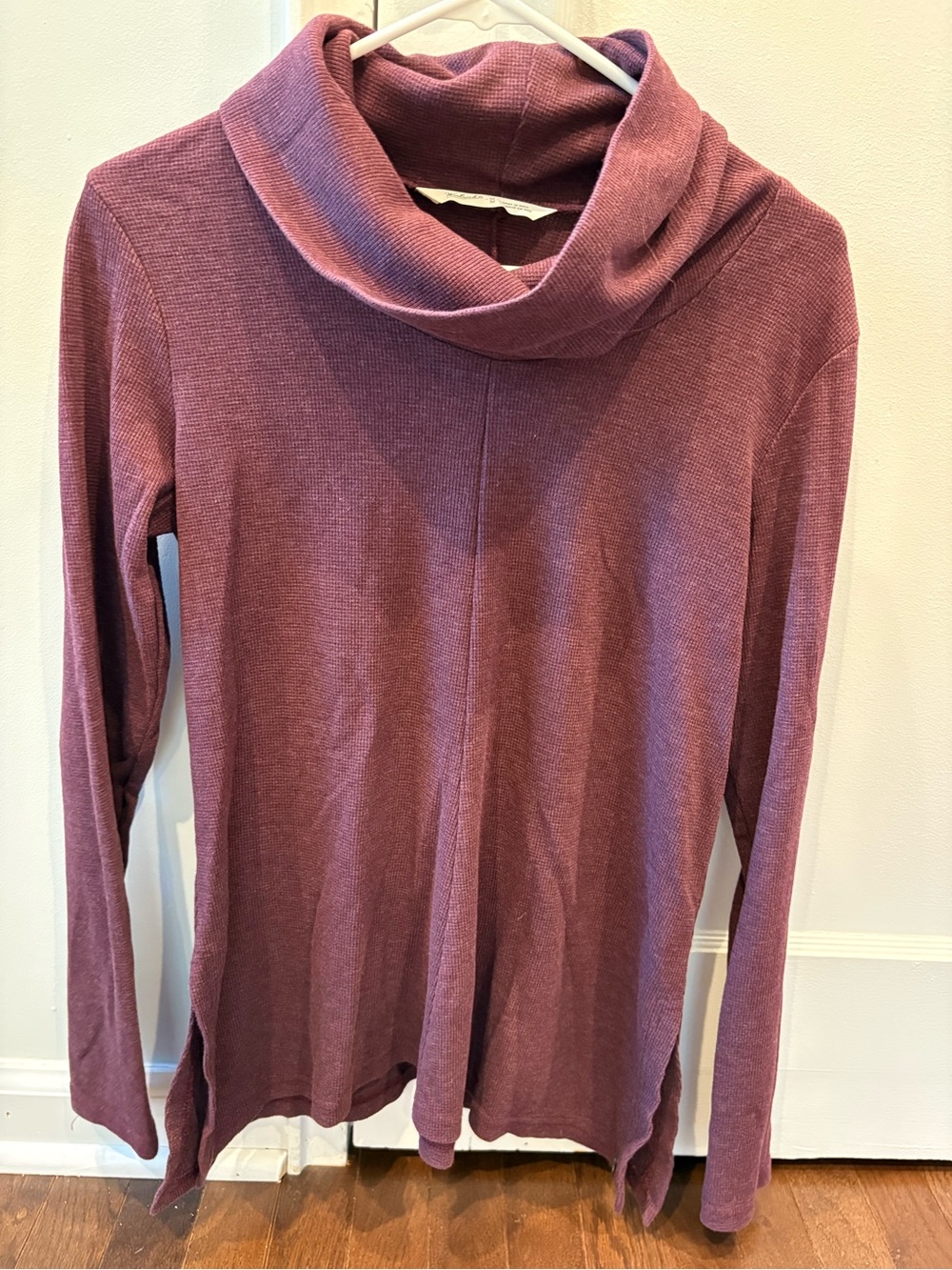 Woolrich Waffle Thermal Cowl Neck Turtleneck Top Burgundy Long Sleeve Medium